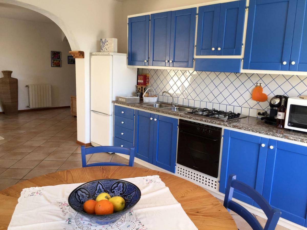 La Casa Blu Villa San Pantaleo Exterior photo